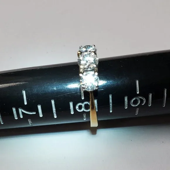 18K white gold women’s diamond ring - Picture 10 of 10